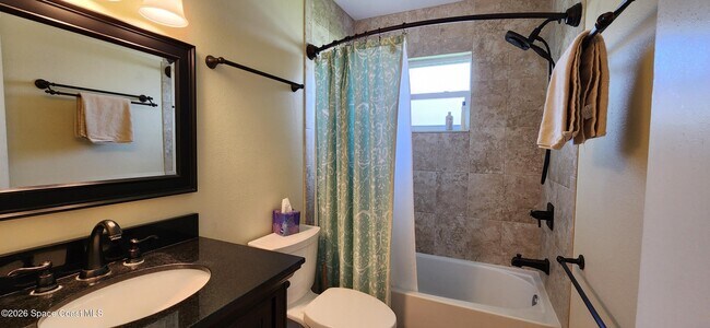 Building Photo - 1260 Island Dr