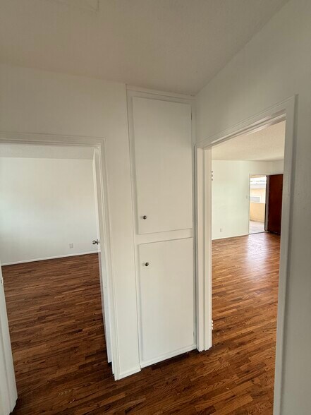 Building Photo - 3632 Greenfield Ave