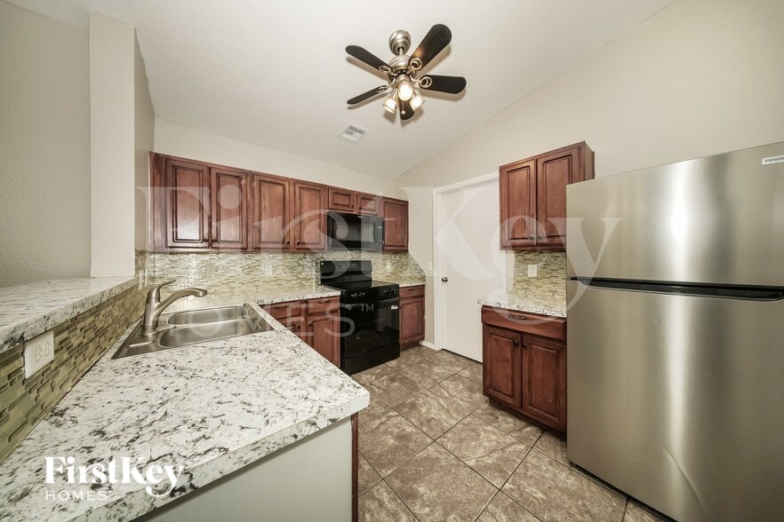 Building Photo - 1009 SW 153rd St