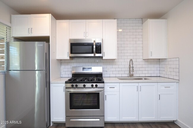 Building Photo - 1202 E Kaler Dr