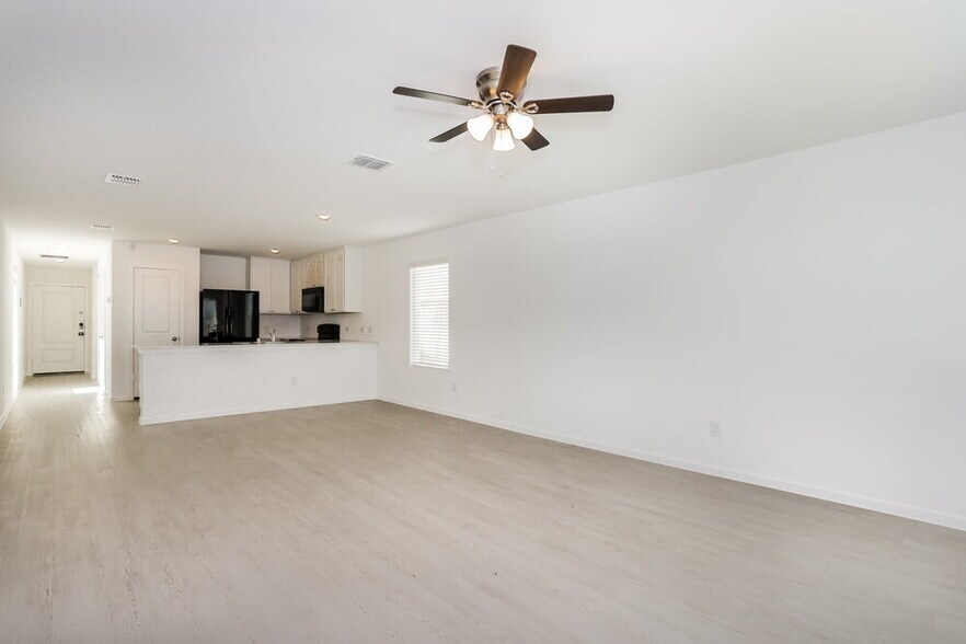 Building Photo - 10513 Sequoia Dr