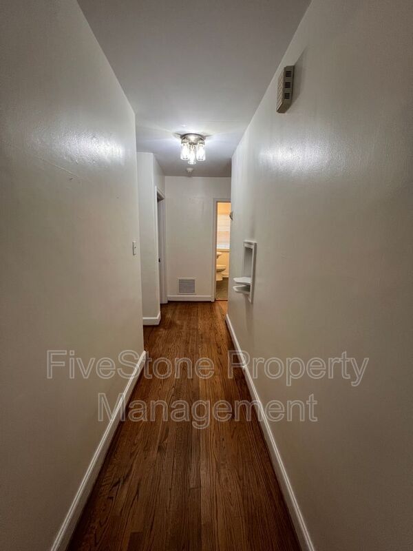 Building Photo - 144 Northwood Dr