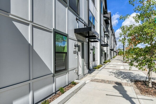 Building Photo - 1063 Farwell St