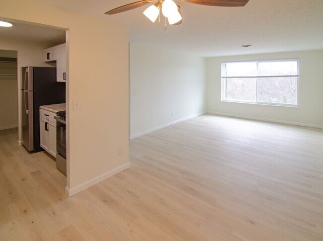 Building Photo - Newly Renovated 2 Bedroom Apartment