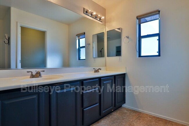 Building Photo - 2863 S Arroyo Ln