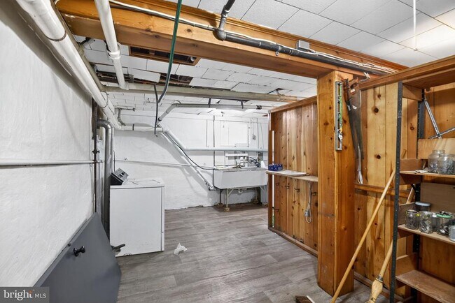 Building Photo - 4512 White Ave
