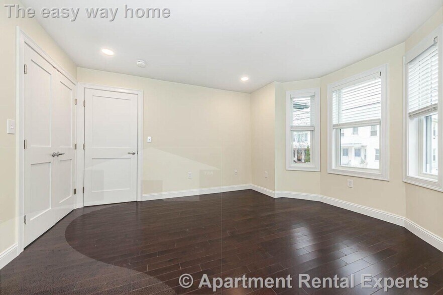 Building Photo - 28 Albion St