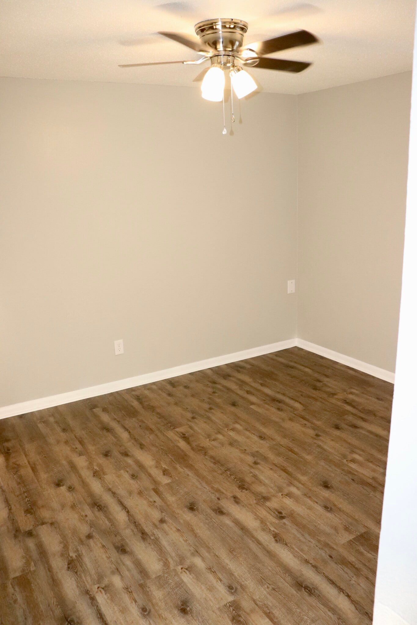 Bedroom - 300 Apache Dr