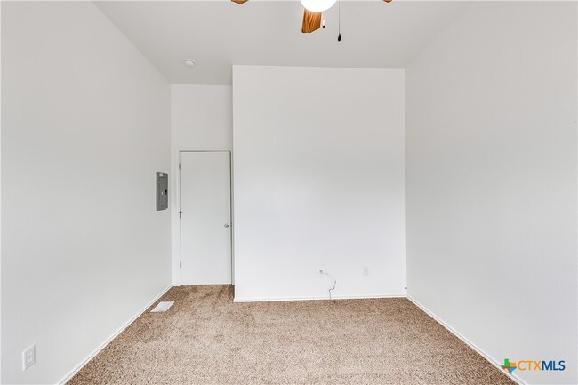 Building Photo - 4005 Doraine Ct