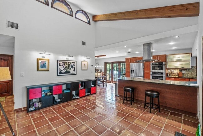 Building Photo - 2598 NW 27th St