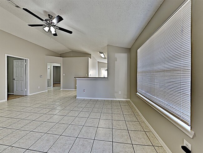 Building Photo - 3215 Boynton Dr