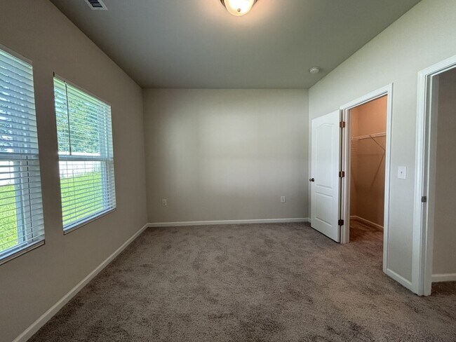 Building Photo - 301 Wilbur Lake Dr