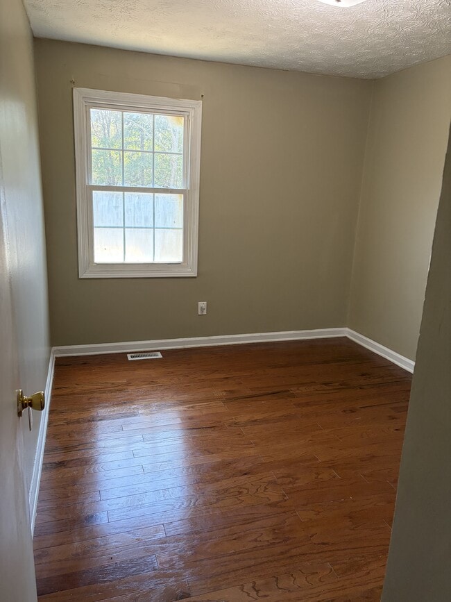 Building Photo - 808 N Gap Loop