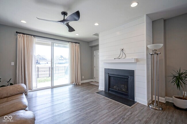 Building Photo - 7228 Broadacre Ct