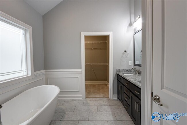 Building Photo - 26415 Birkshire Ln