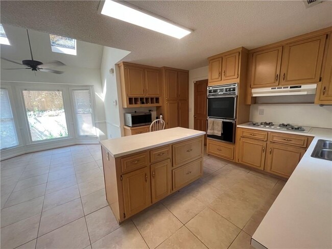 Building Photo - 972 Bridgegate Dr NE