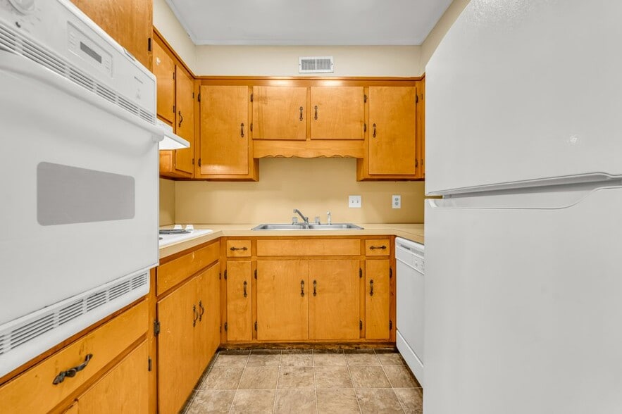 Building Photo - 341 Miller Ave