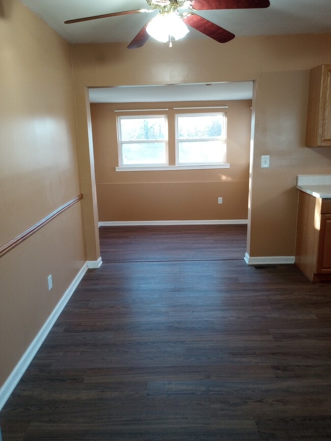 Building Photo - 24 NW 525th Rd