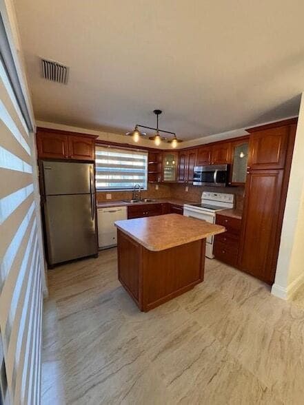 Building Photo - 11202 SW 132nd Ct W