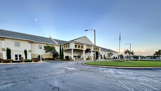 Building Photo - 79 Kingswood B