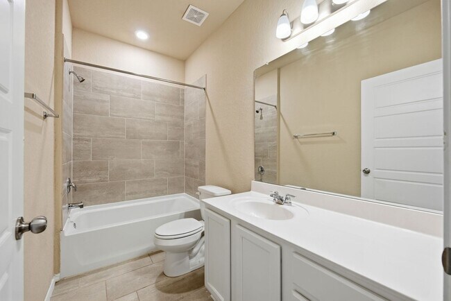 Building Photo - Spacious & Move-In Ready Rental in 78252 – Easy Access to Major Highways