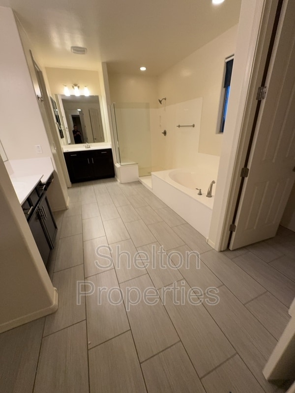 Building Photo - 20654 W Alsap Rd