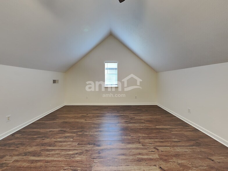 Building Photo - 109 Magnolia Dr