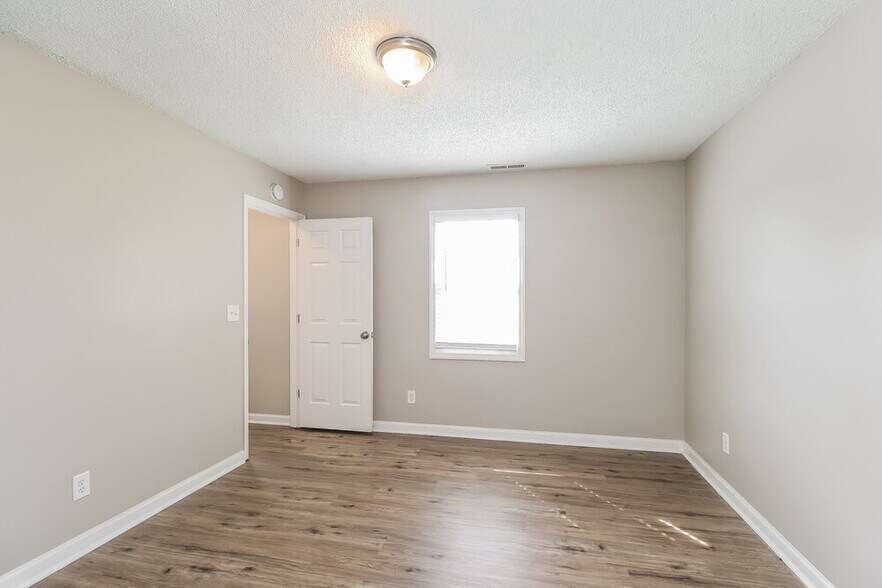 Building Photo - 2032 Pine Needle Ct