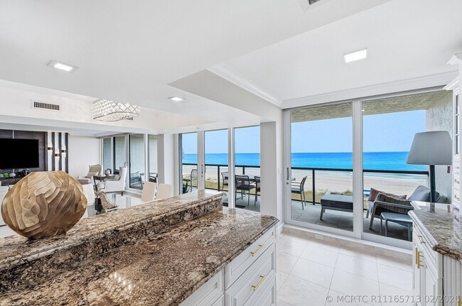 Building Photo - 2727 S Ocean Blvd