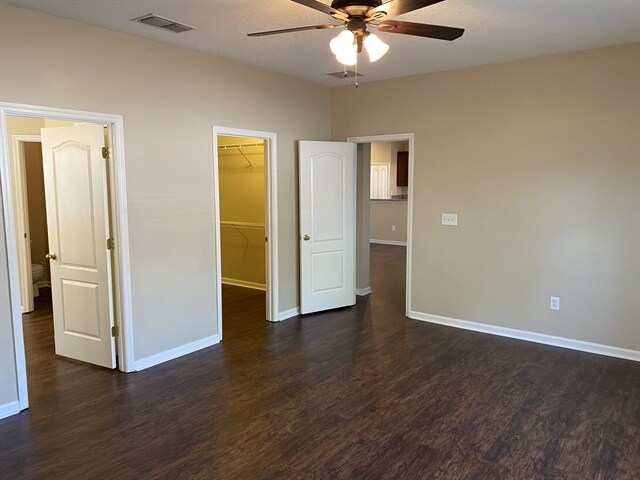 Building Photo - 2879 Pebblewood Ln