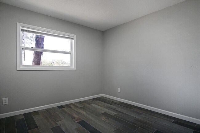 Building Photo - 213 S Bougainvillea Ave