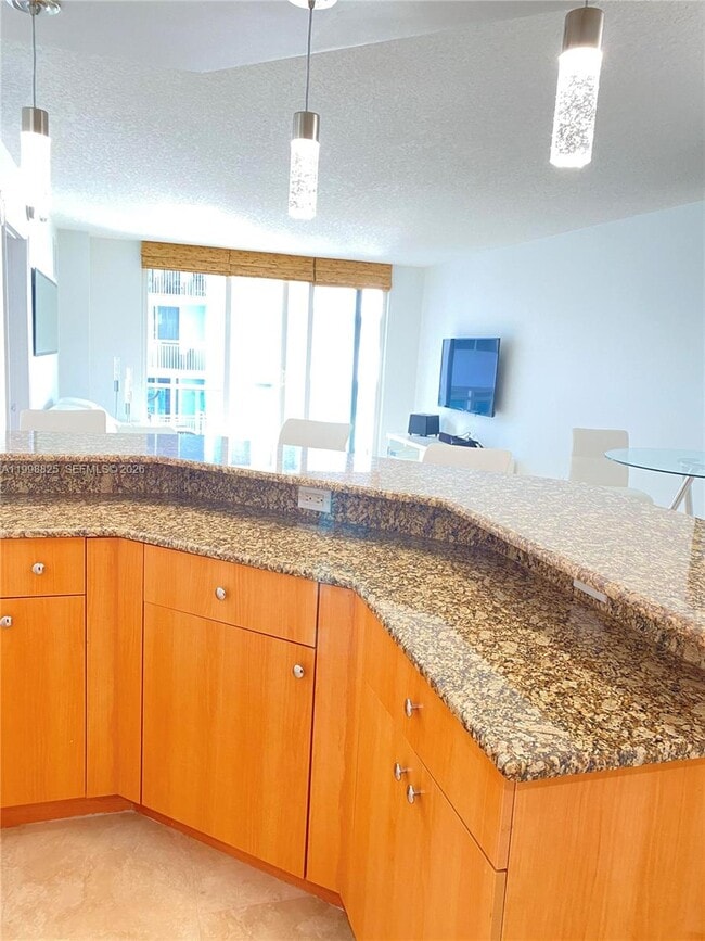 Building Photo - 6917 Collins Ave