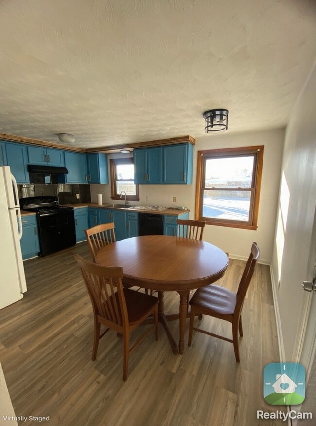 Building Photo - 809 Greenfield Dr