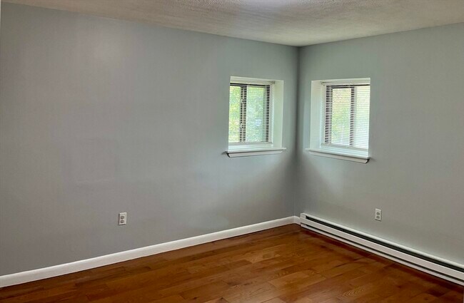 Building Photo - 590 American Legion Hwy