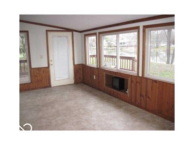 Building Photo - 15518 Martha St