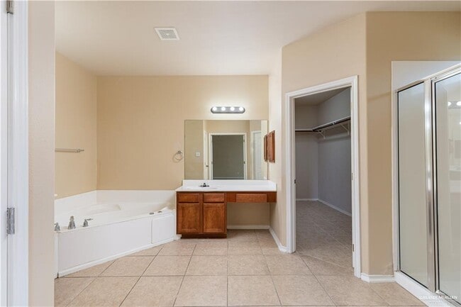 Building Photo - 18 Fairmont Ave