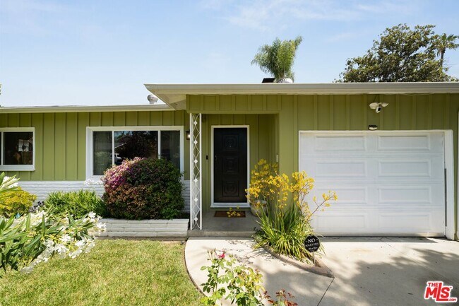 Building Photo - 22621 Dolorosa St
