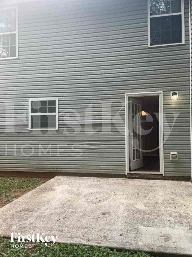 Building Photo - 1119 Oak Hollow Ct