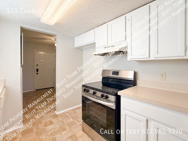 Building Photo - 333 Charles St