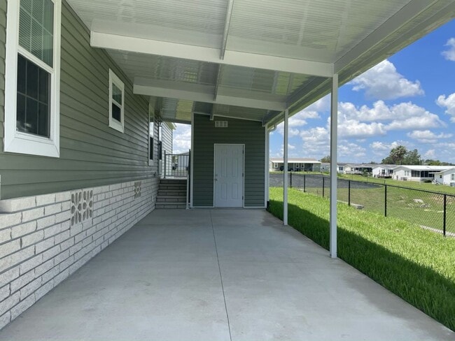 Building Photo - 10792 SW 30th Ave