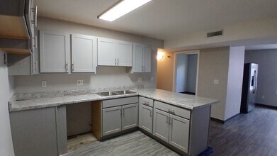 Building Photo - 60 Miller Ave SW