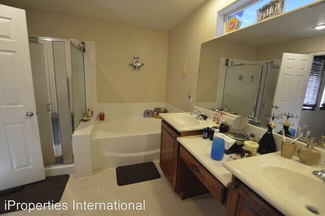 Building Photo - 3 br, 2.5 bath House - 9137 Starling Wing Pl