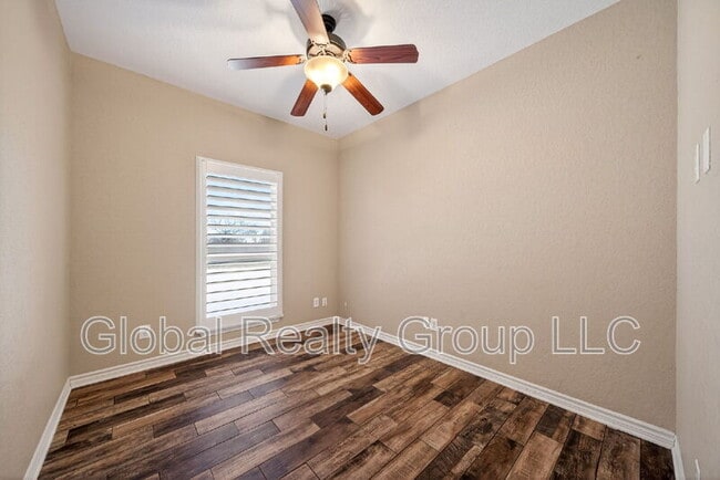 Building Photo - 7033 Robin Hood Way