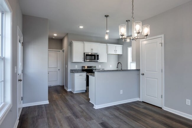 Building Photo - 1 Year of FREE Alarm Monitoring! 3 Bedroom with 2 Baths!