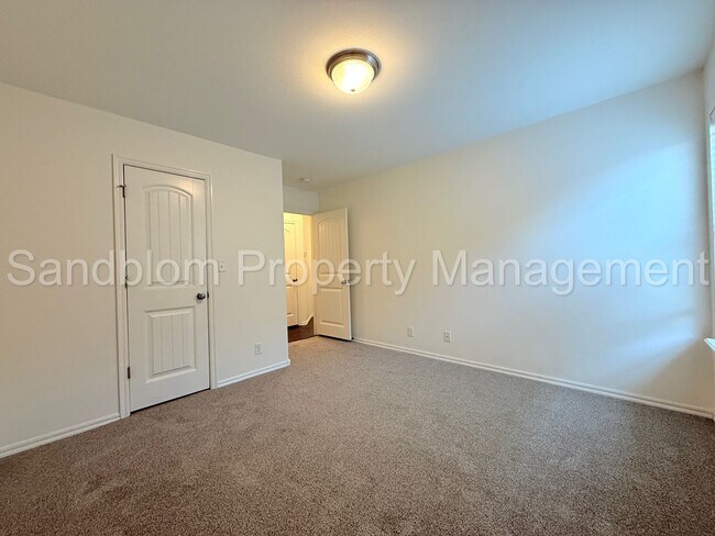 Building Photo - For Lease | Jenks | Available Now!