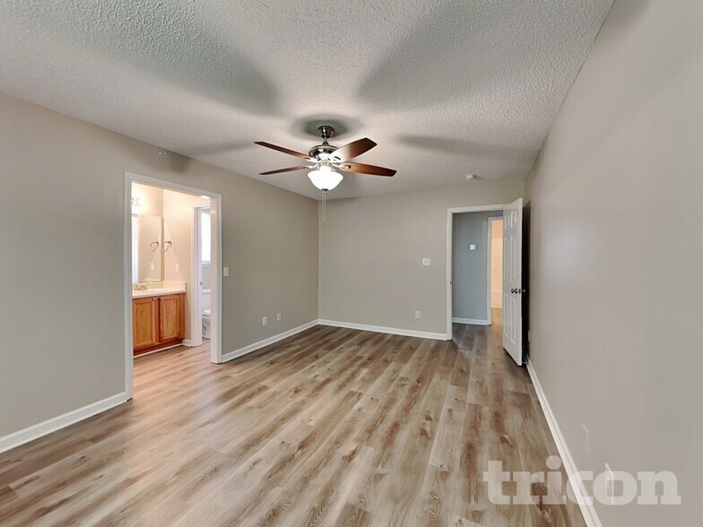 Building Photo - 1209 Woodbriar St