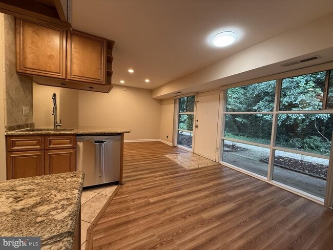 Building Photo - 4937 Americana Dr