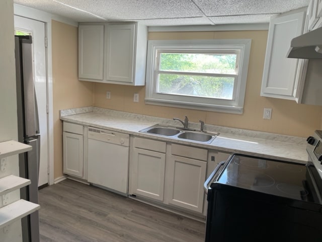 Building Photo - 300 E Highland Dr