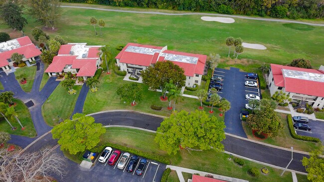 Building Photo - 8545 Casa Del Lago