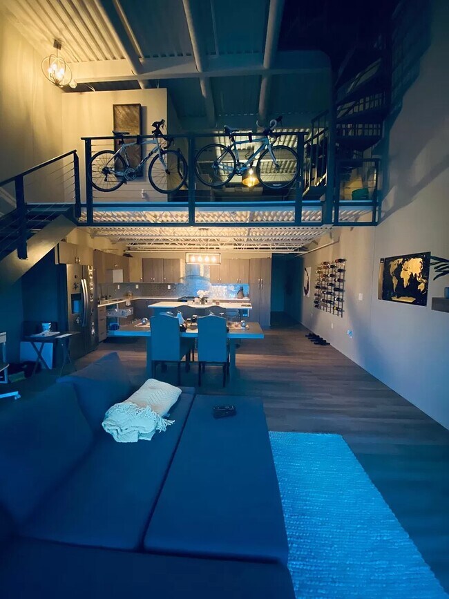 Living space 03 - 367 Auden Ave